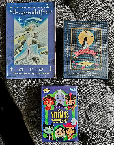 Taromancy